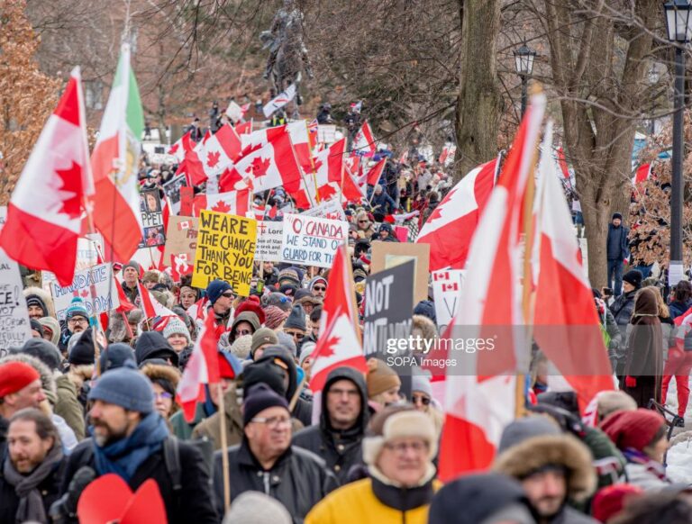Ottawa-Friendly Protest-Crowd-Canadian-Flags